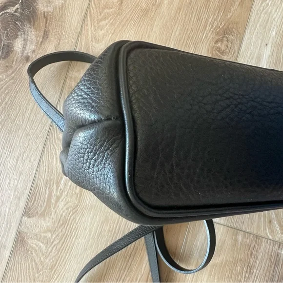 BURBERRY Black Leather Shoulder Bag with Gold Accents and Nova Check interior - Picture 6 of 12